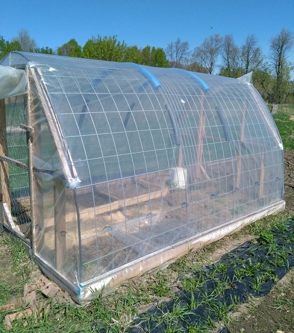 Small greenhouses for small farms